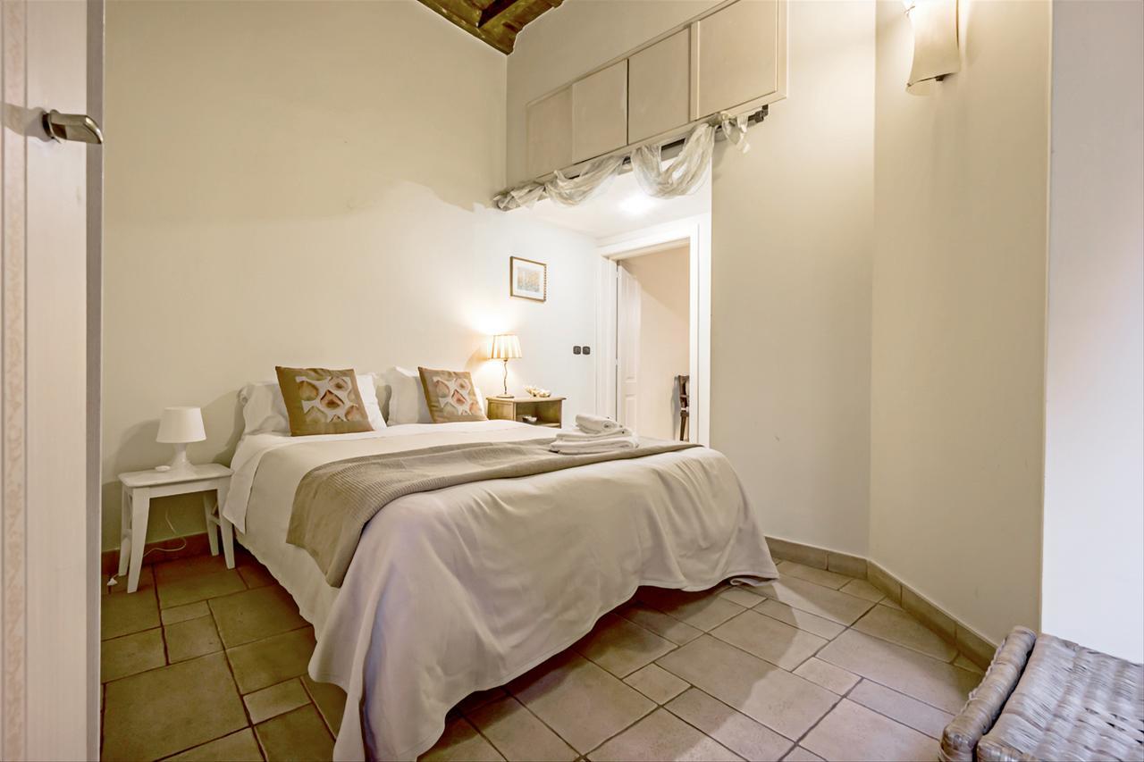 Palazzo Farnese Historical Apartment Rome