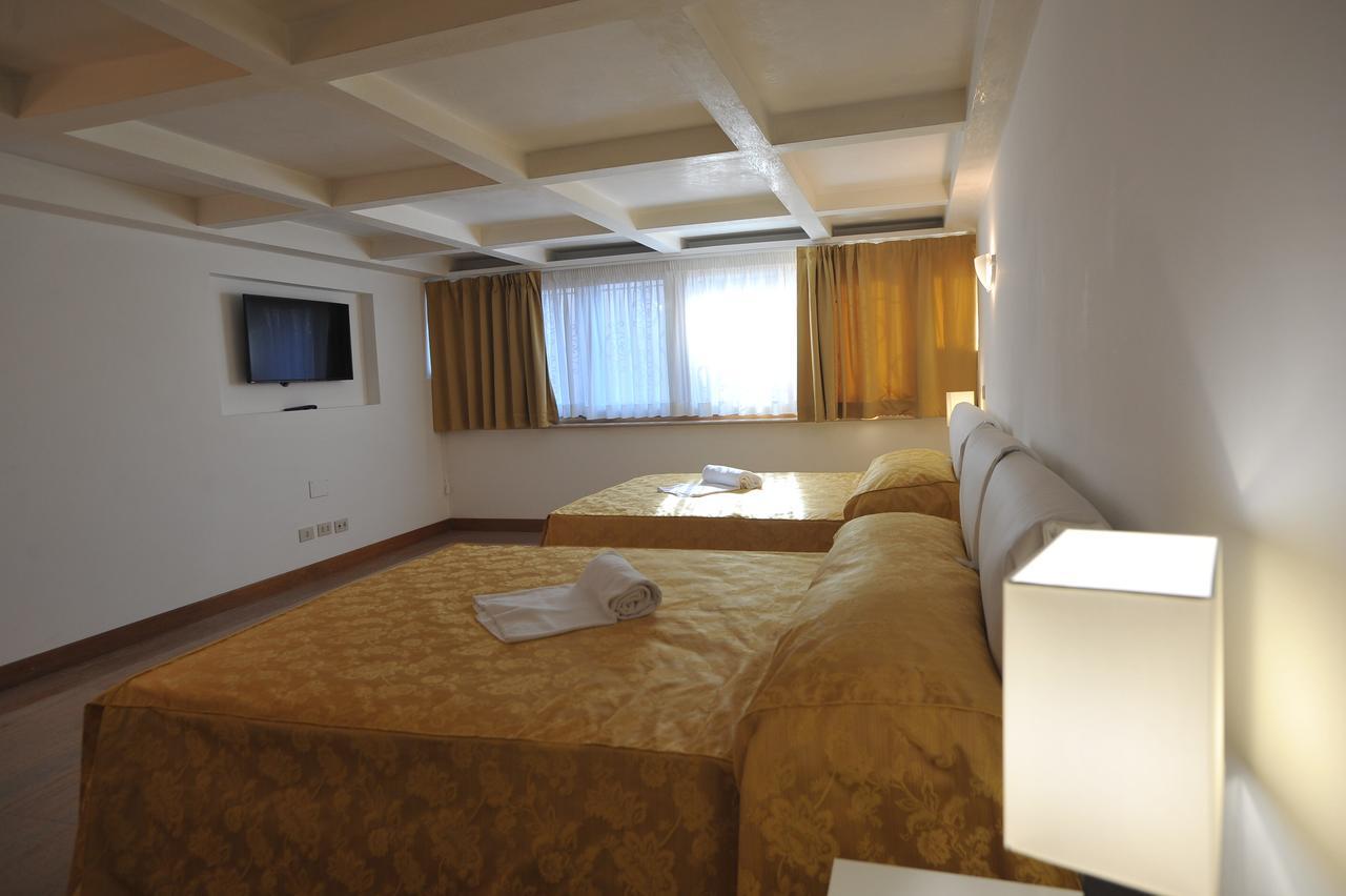 Domus Pellegrino 166 Guest house