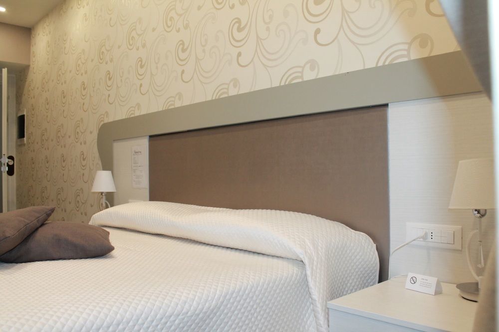Elenoire & 3* Roma