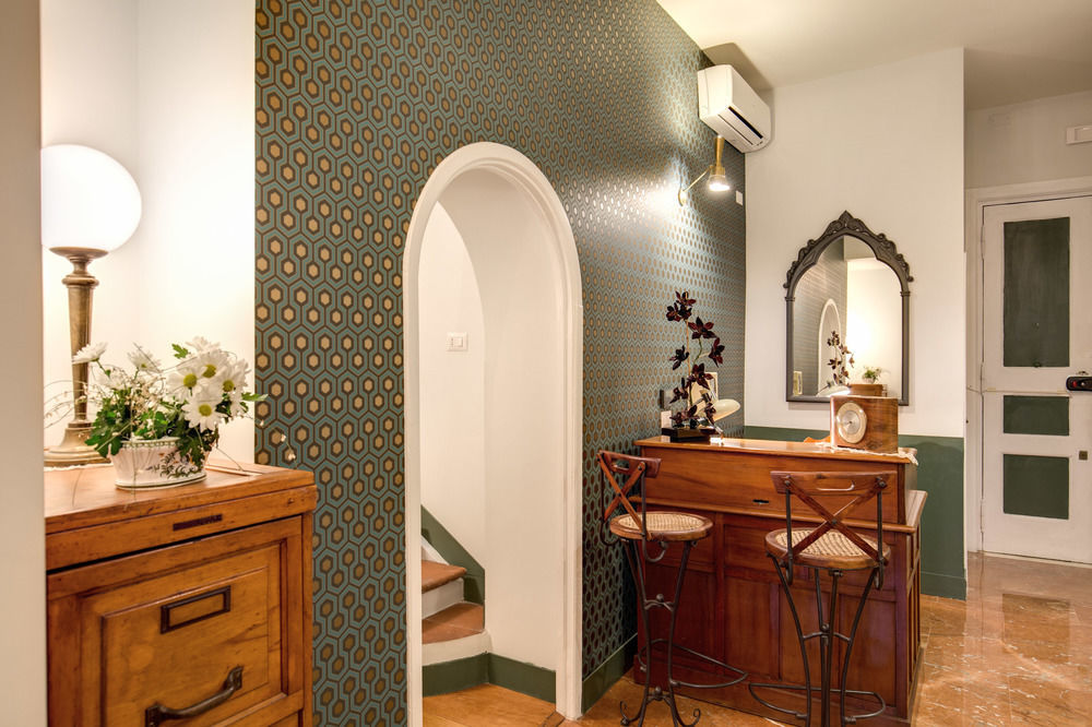 Bed & Breakfast Tree Charme Trilussa Rome