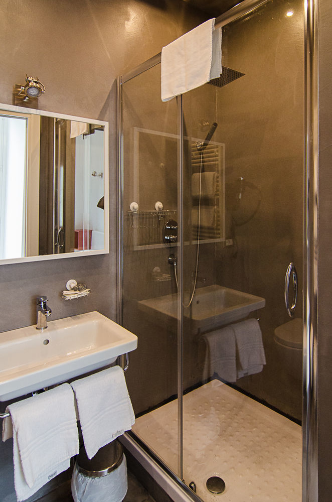 We Love Roma Guest House Guest house Rome