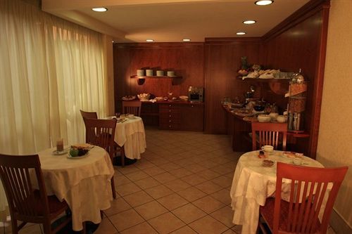 2000 Hotel 3*