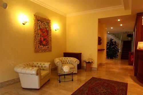 2000 Hotel 3*