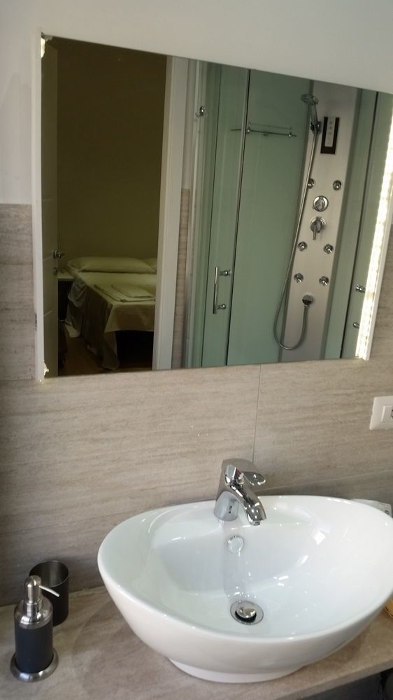 Guest house Chain Vatican Rome