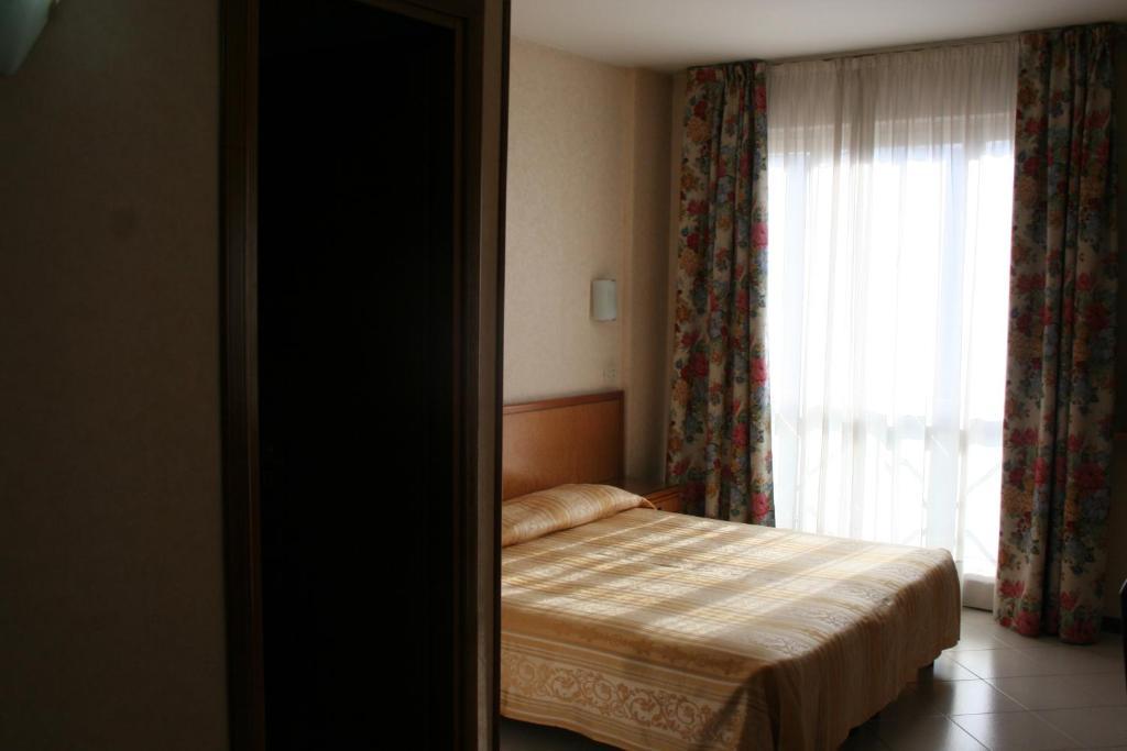 Hotel 2000
