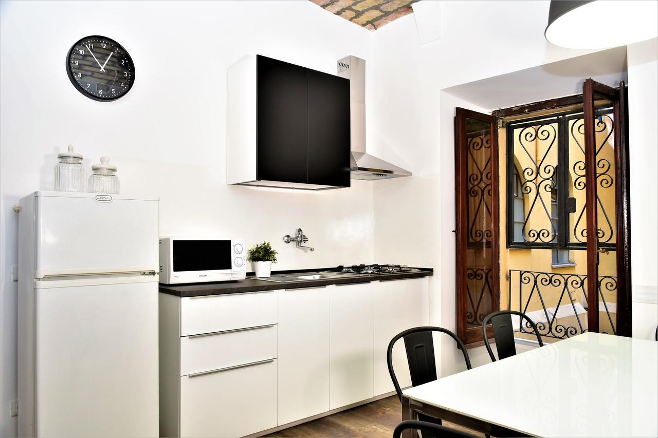Coliseum Apartment