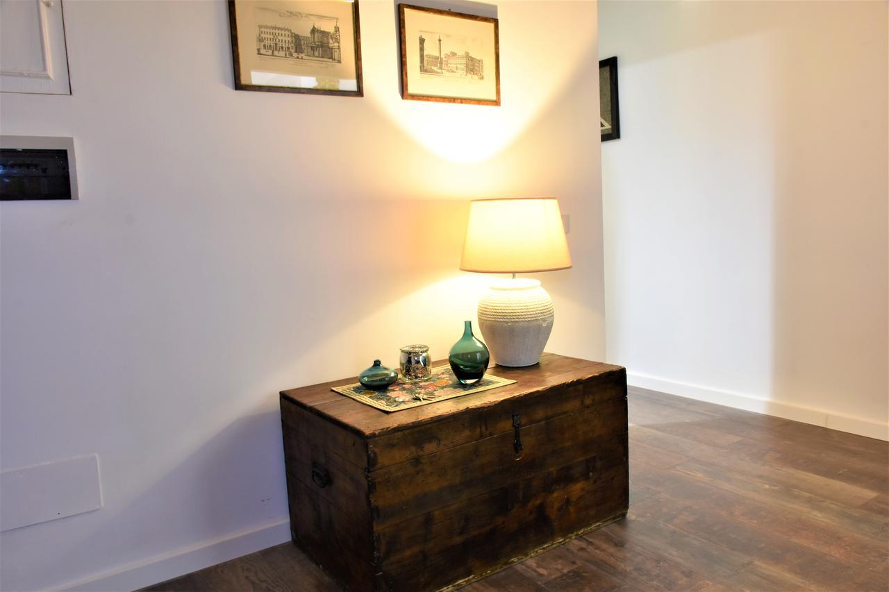 Coliseum Apartment