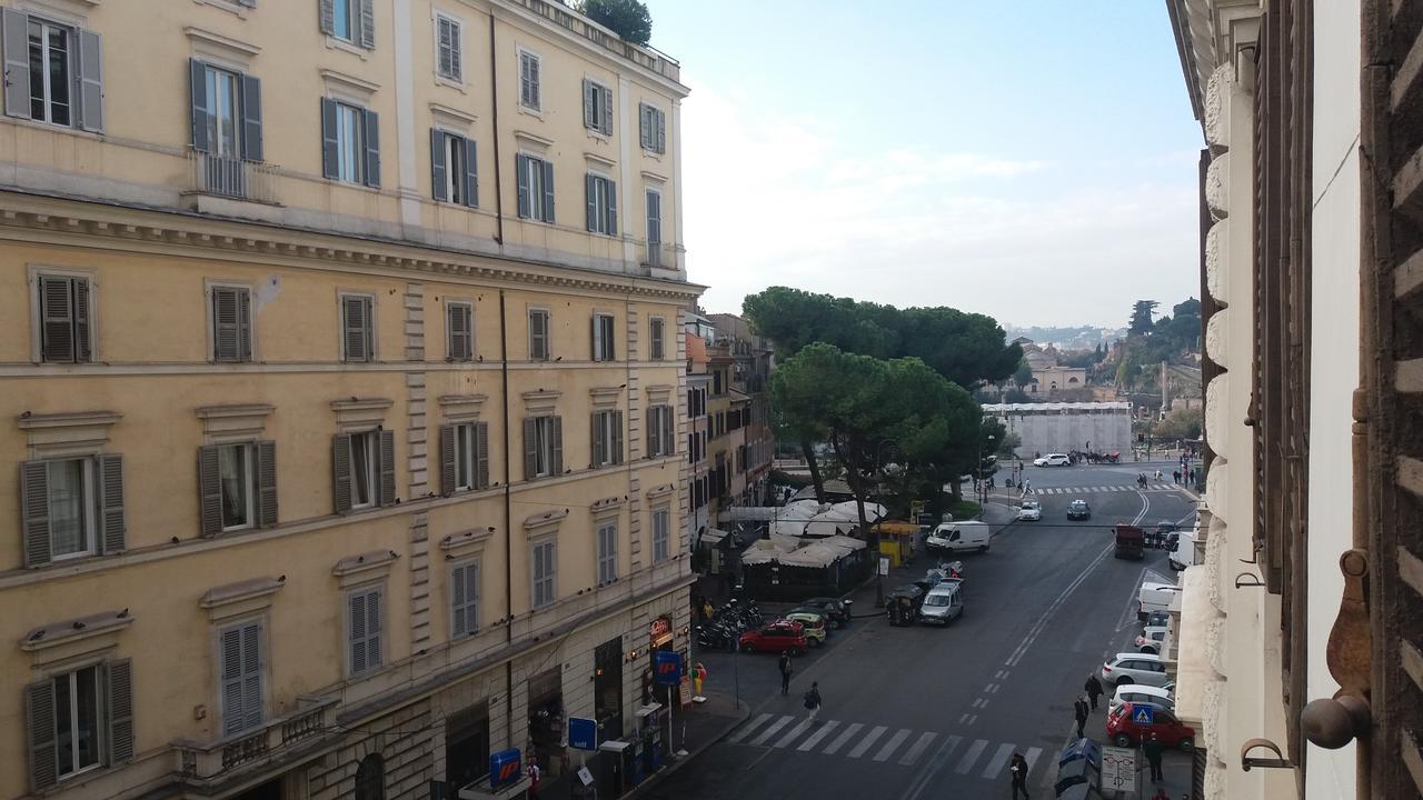 Cavour * Rome