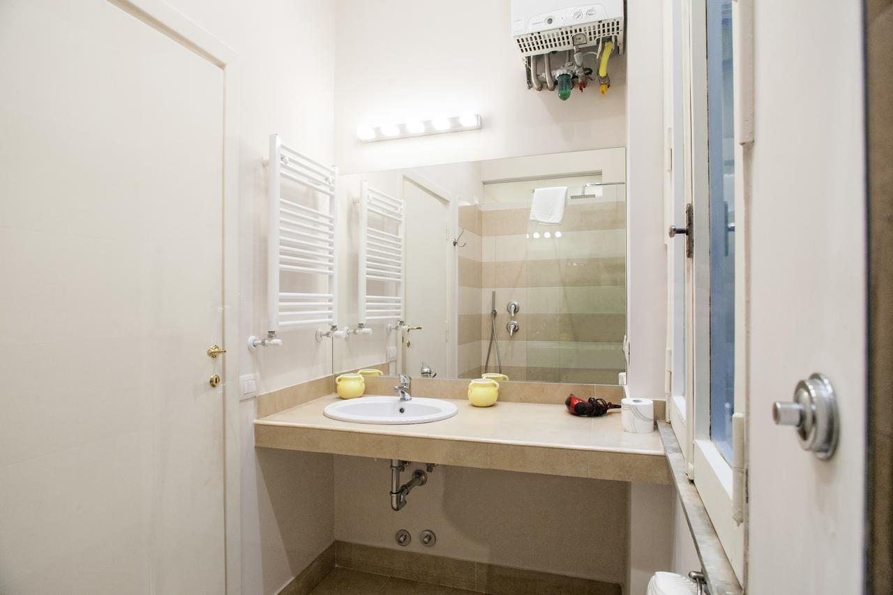 Apartment Vicolo Torretta - Fromhometorome Rome