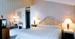Hotel Courtyard By Marriott Park Rome