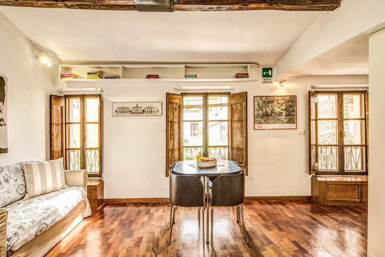 Apartment Homehouse Garofano - Rione Monti - Colosseum Rome