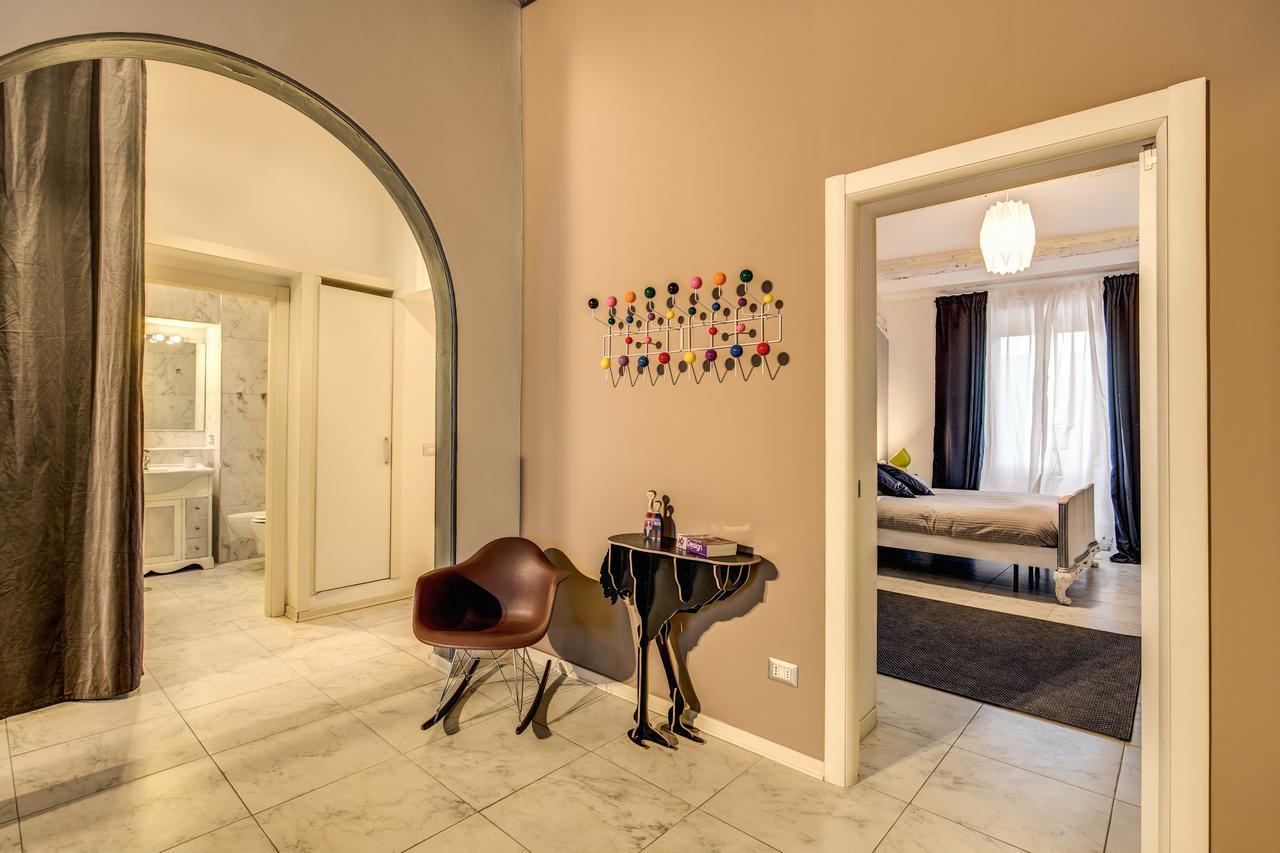 Wonderful Aquarium Apartment