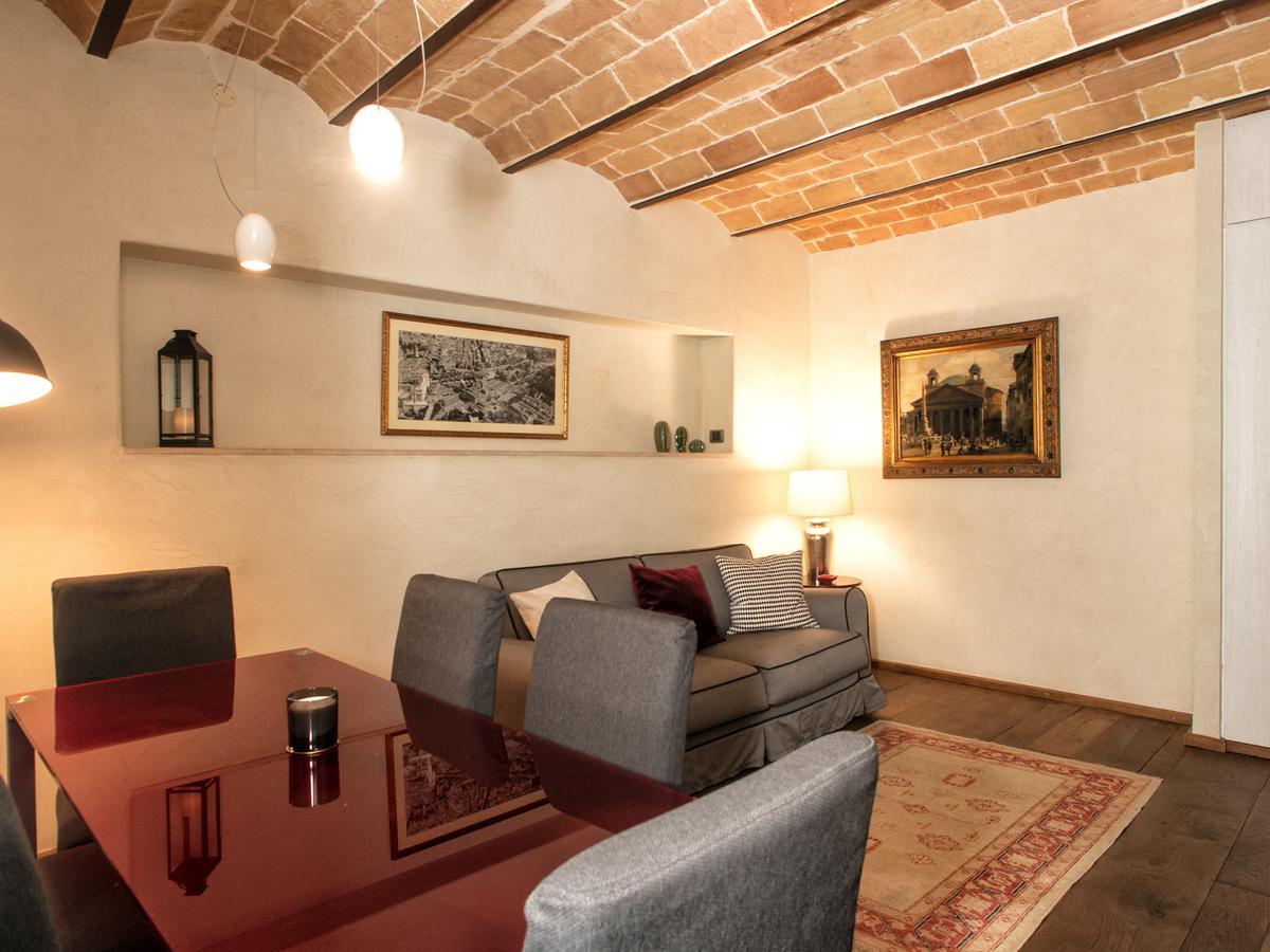 Apartment Piazza Venezia Luxury Design