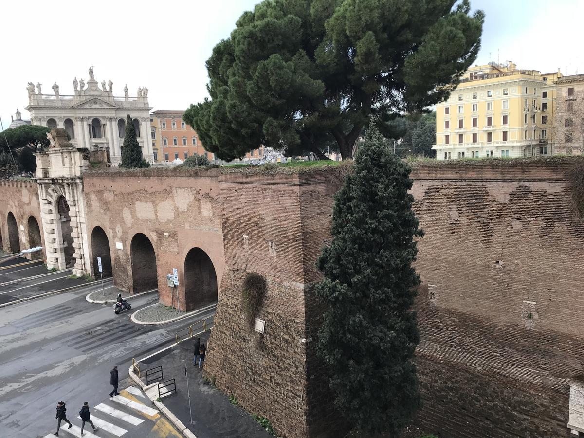 Serventi Longhi Guest house Rome