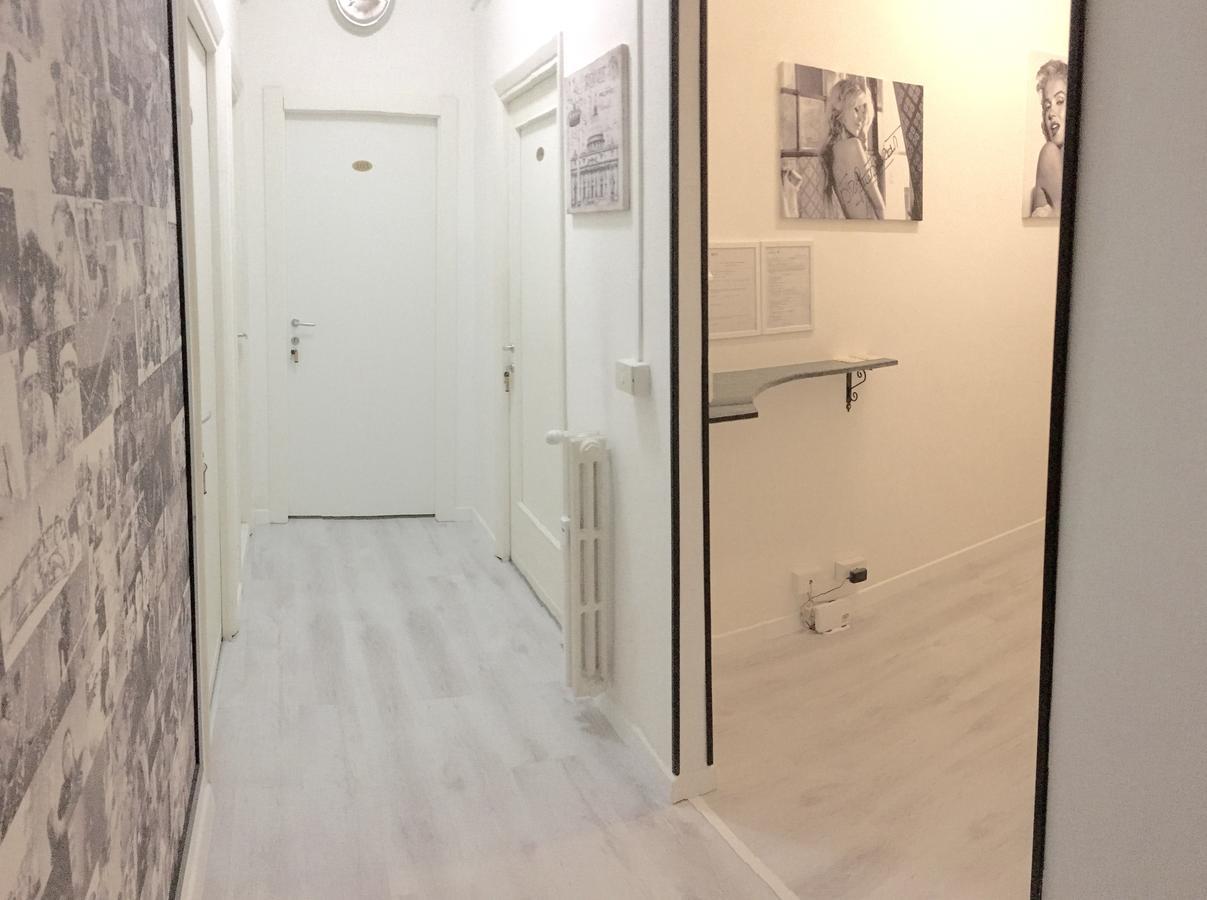 Bed Cinecittadue Bed & Breakfast Rome