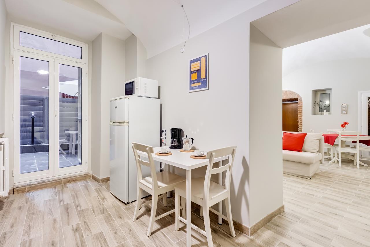 Apartment Ludovico Muratori Rome