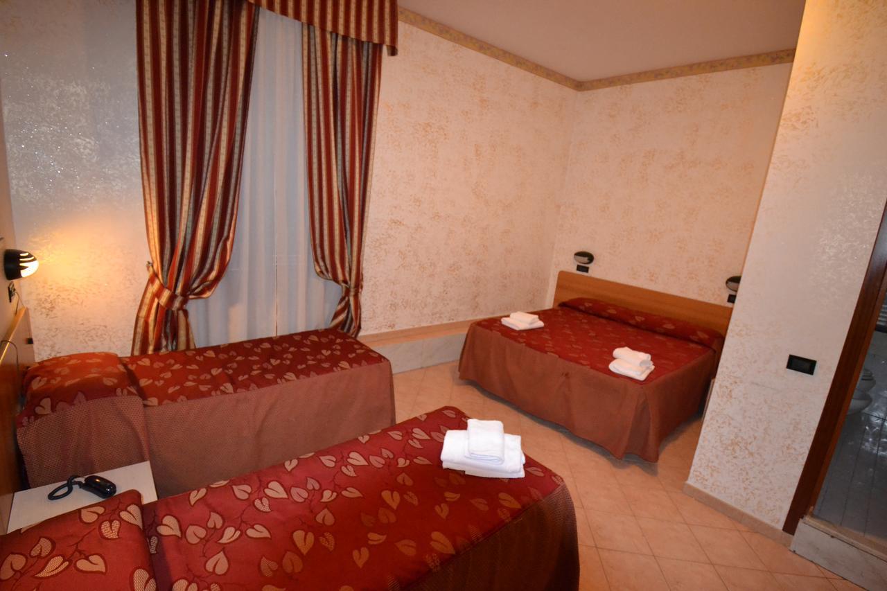 Hotel Ferrarese Rome