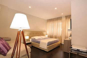 Suites Rome Guest house 4*