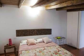 Bed & Breakfast Domus Dea Roma