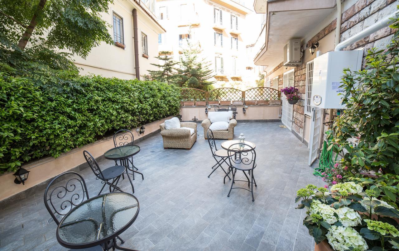 La Piazzetta Delle Regine Bed & Breakfast Rome