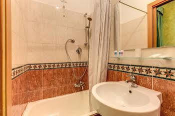 Hotel Dharma Boutique & Roma