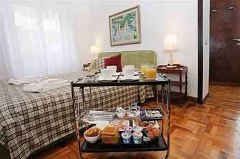 Houspitality Caesar Bed & Breakfast Rome