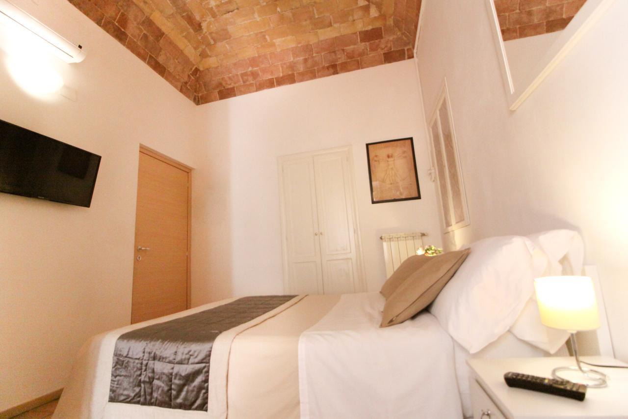 Machiavelli Guest house 2*