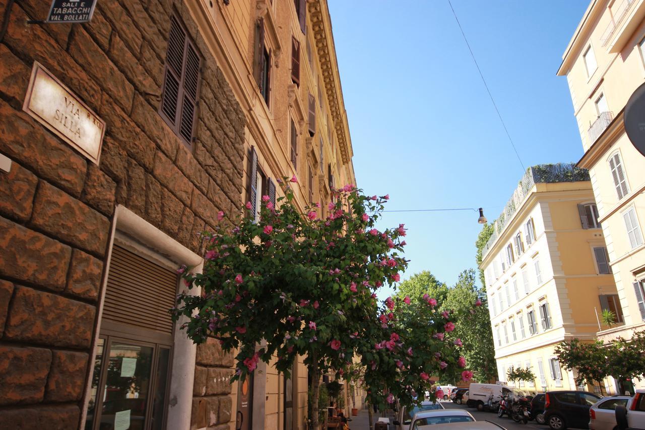 Aparts Apartment