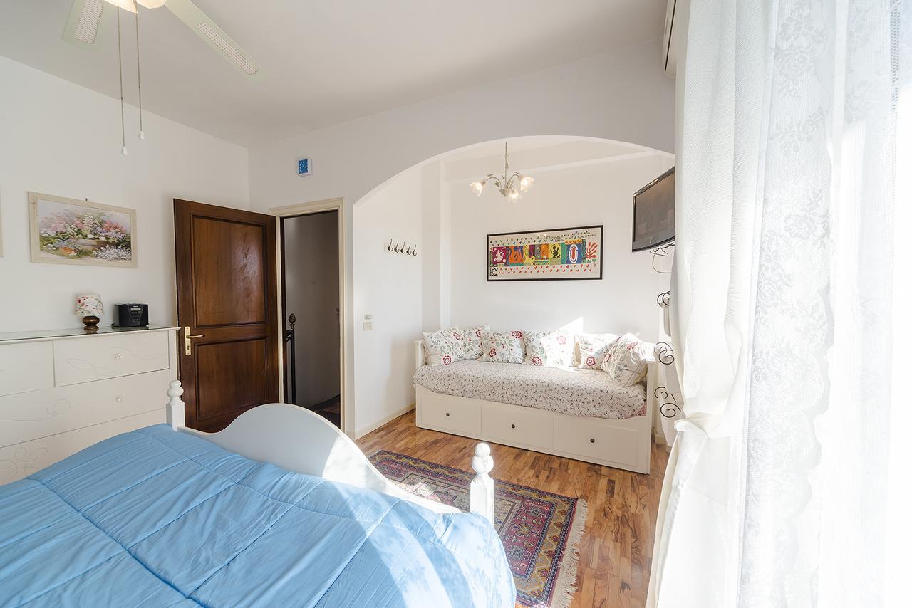 Casale Dell'insugherata Bed & Breakfast Rome
