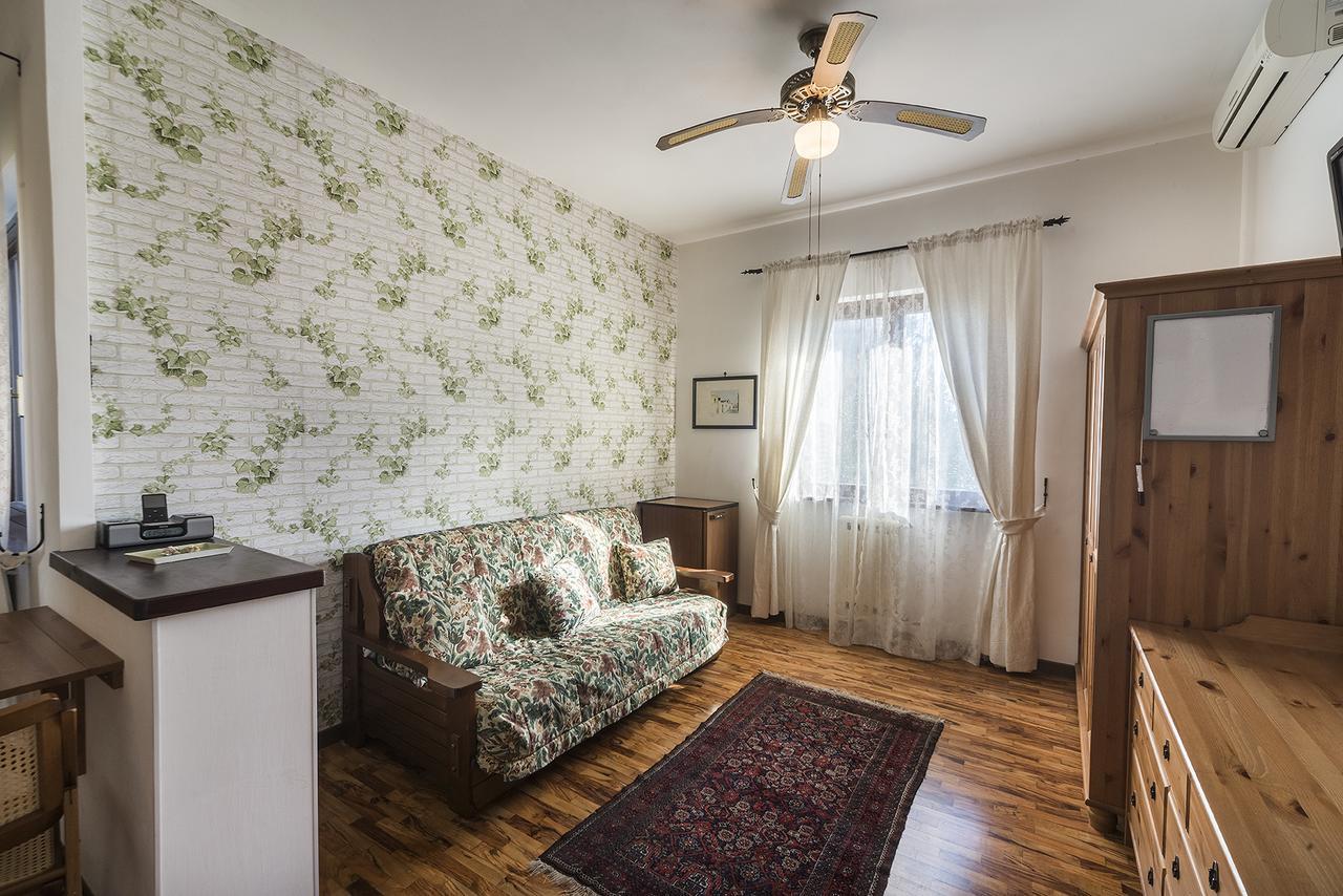 Casale Dell'insugherata Bed & Breakfast