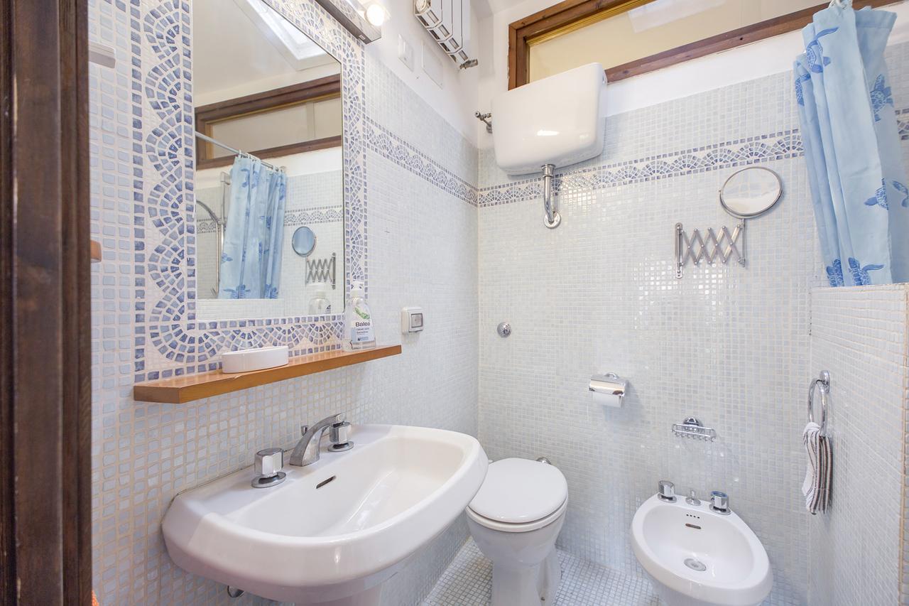 Homehouse Garofano - Rione Monti - Colosseum Rome