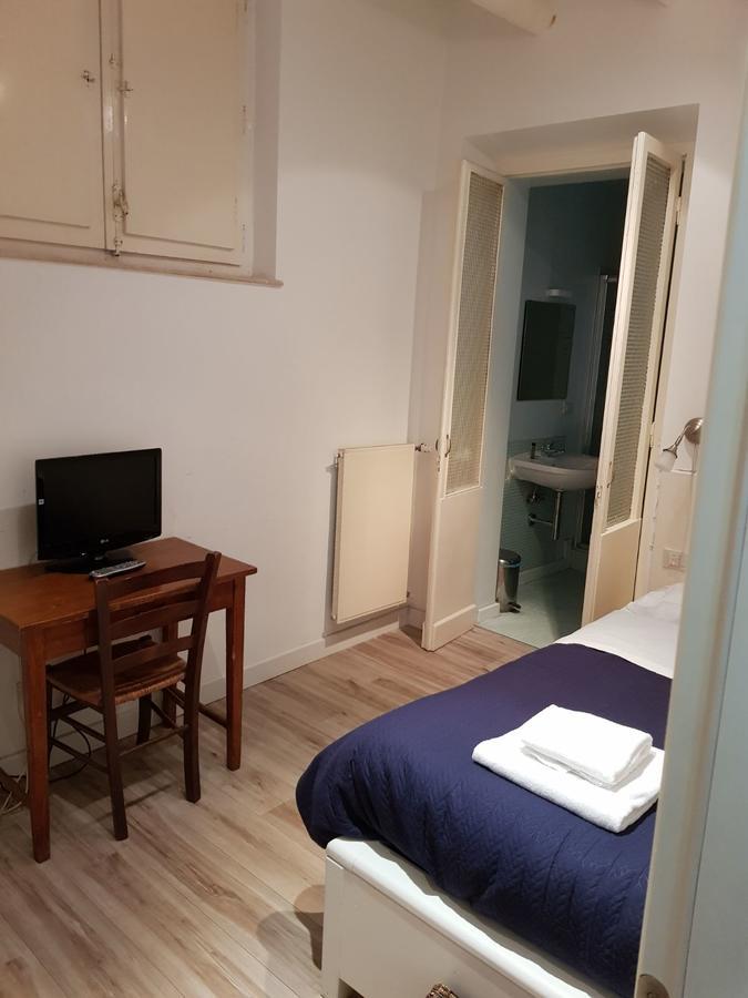 Santi Quattro Al Colosseo Bed & Breakfast Rome
