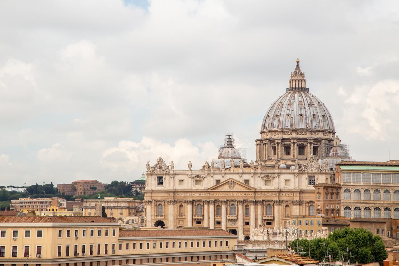 Vatican S&g 6 Sleeps Walk Everywhere