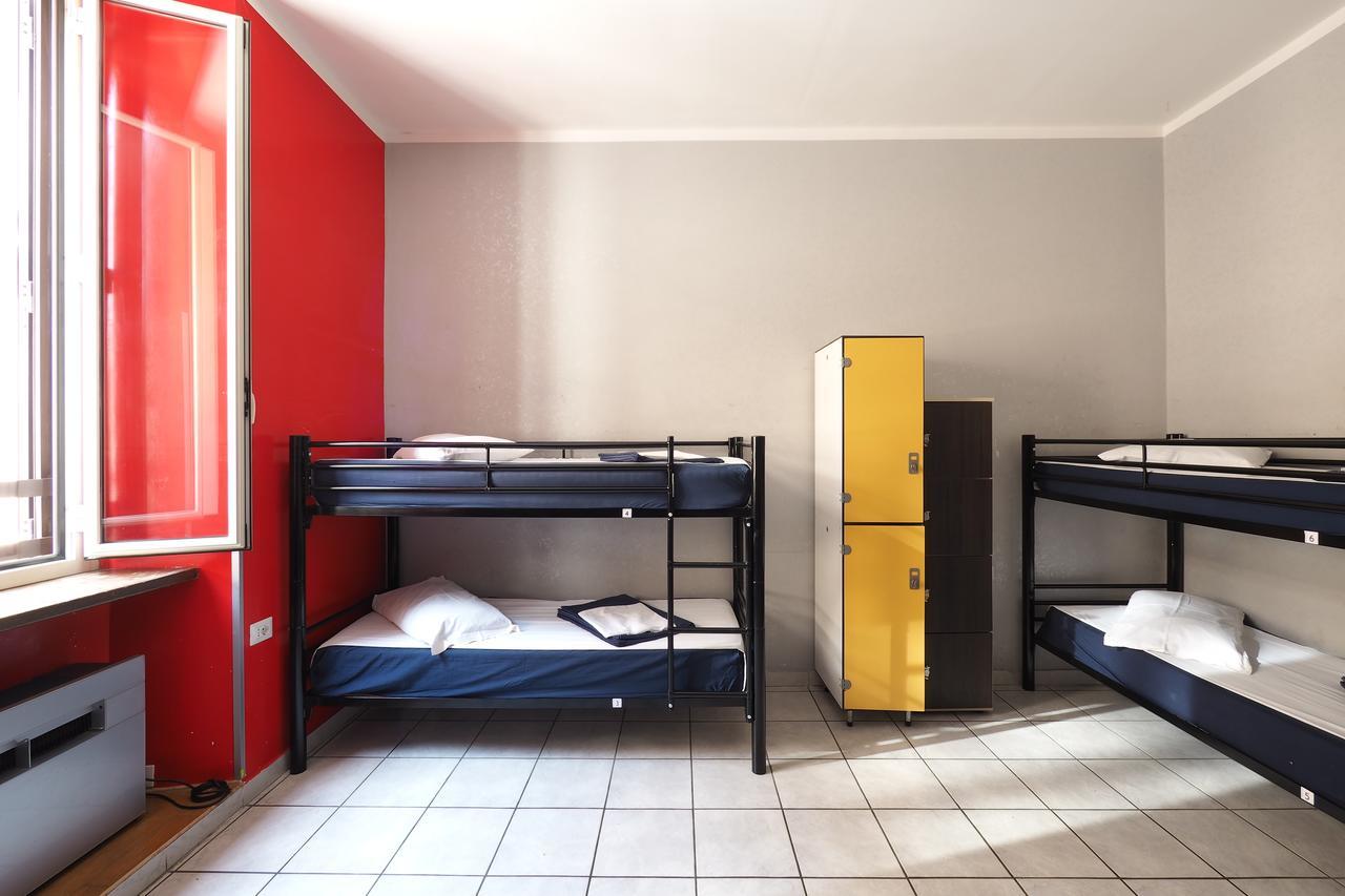 Hostel Alessandro Downtown & Bar