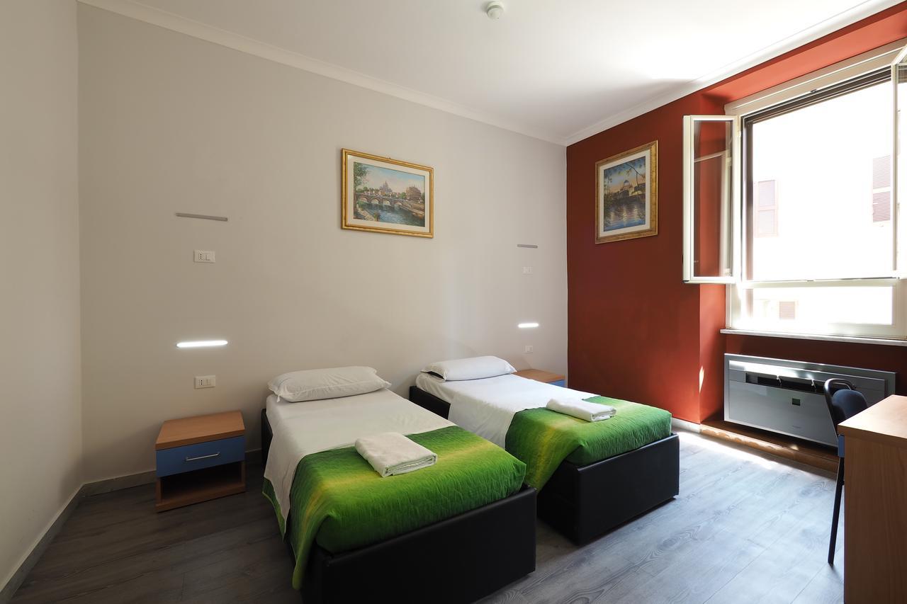 Alessandro Downtown & Bar Hostel Rome