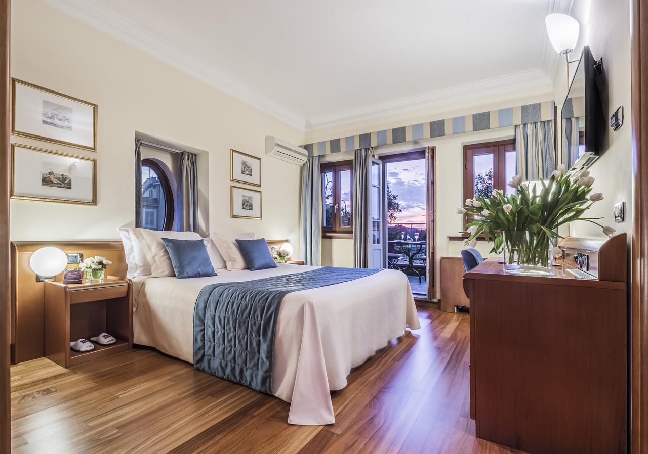 Hotel Ponte Sisto 4*
