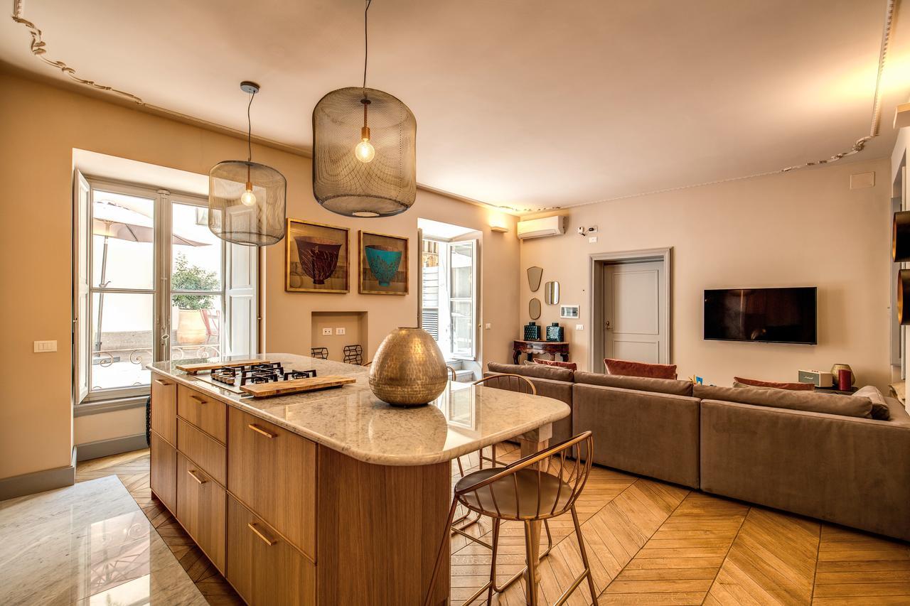 Decharme With Terrace In Monti Apartment Rome