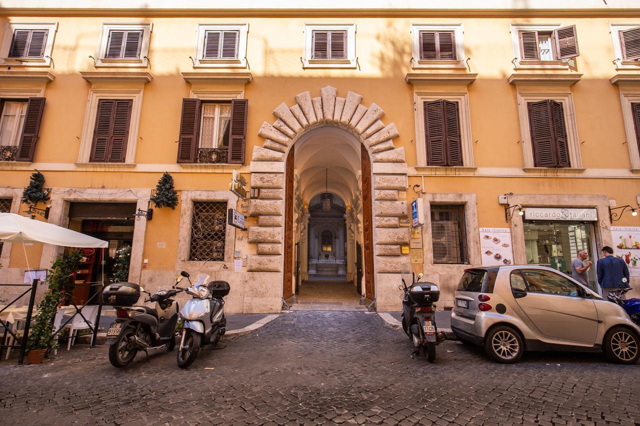 Decharme With Terrace In Monti Rome