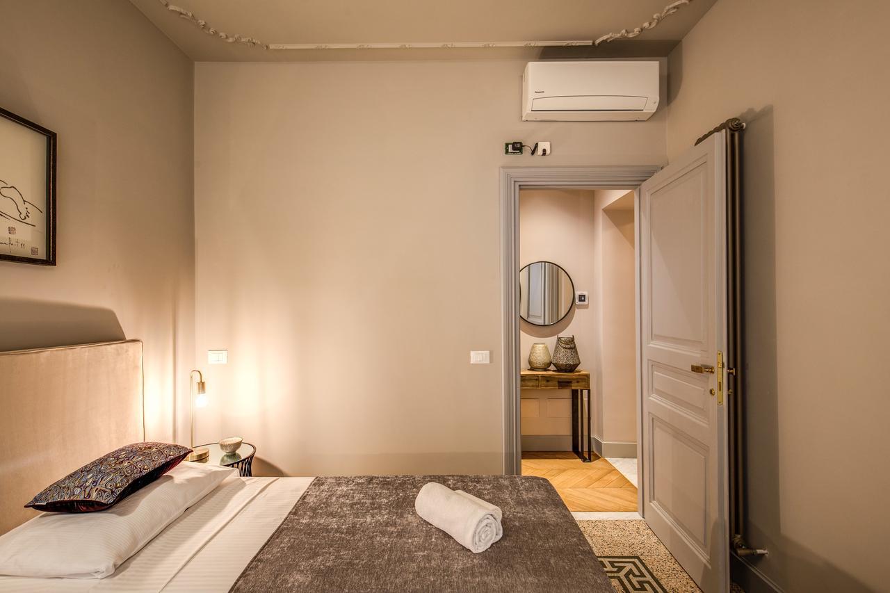 Decharme With Terrace In Monti Rome