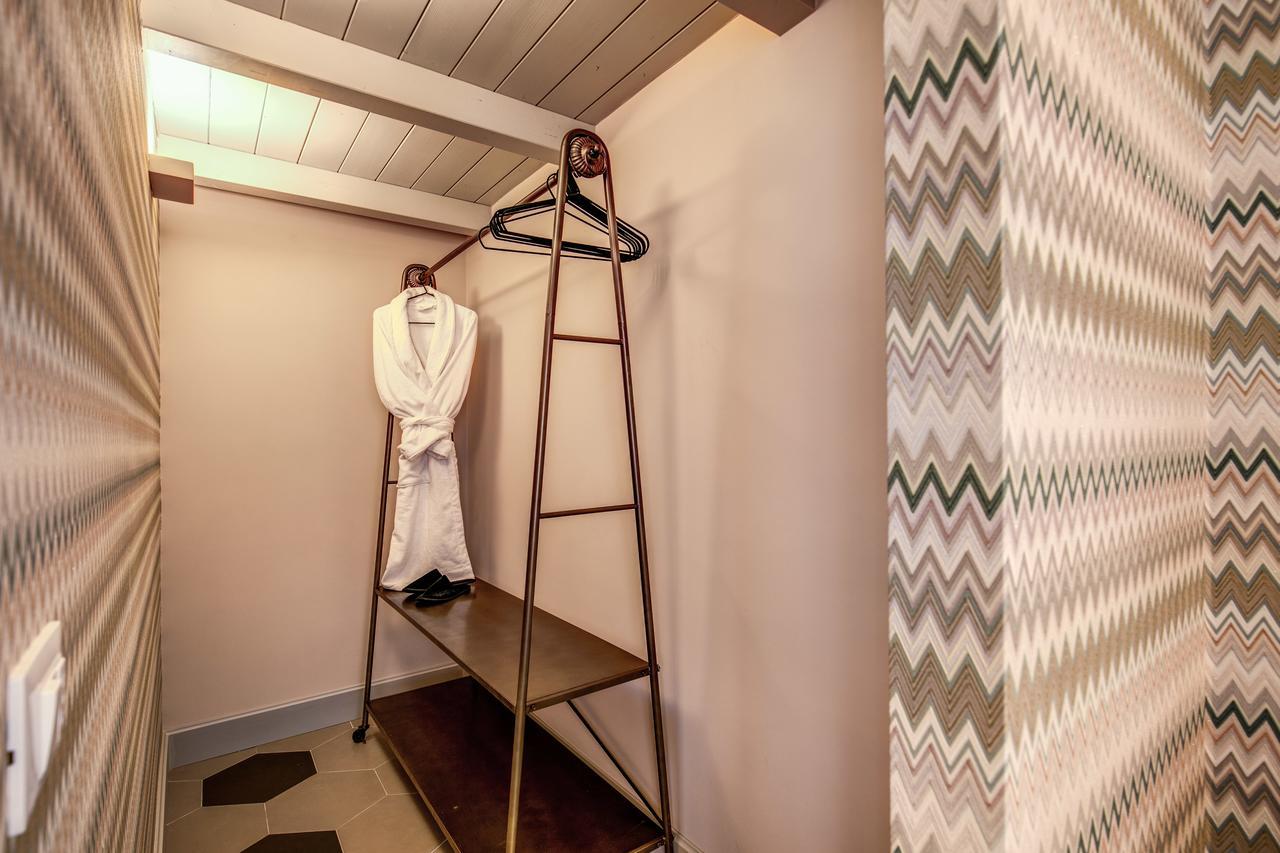 Decharme With Terrace In Monti *