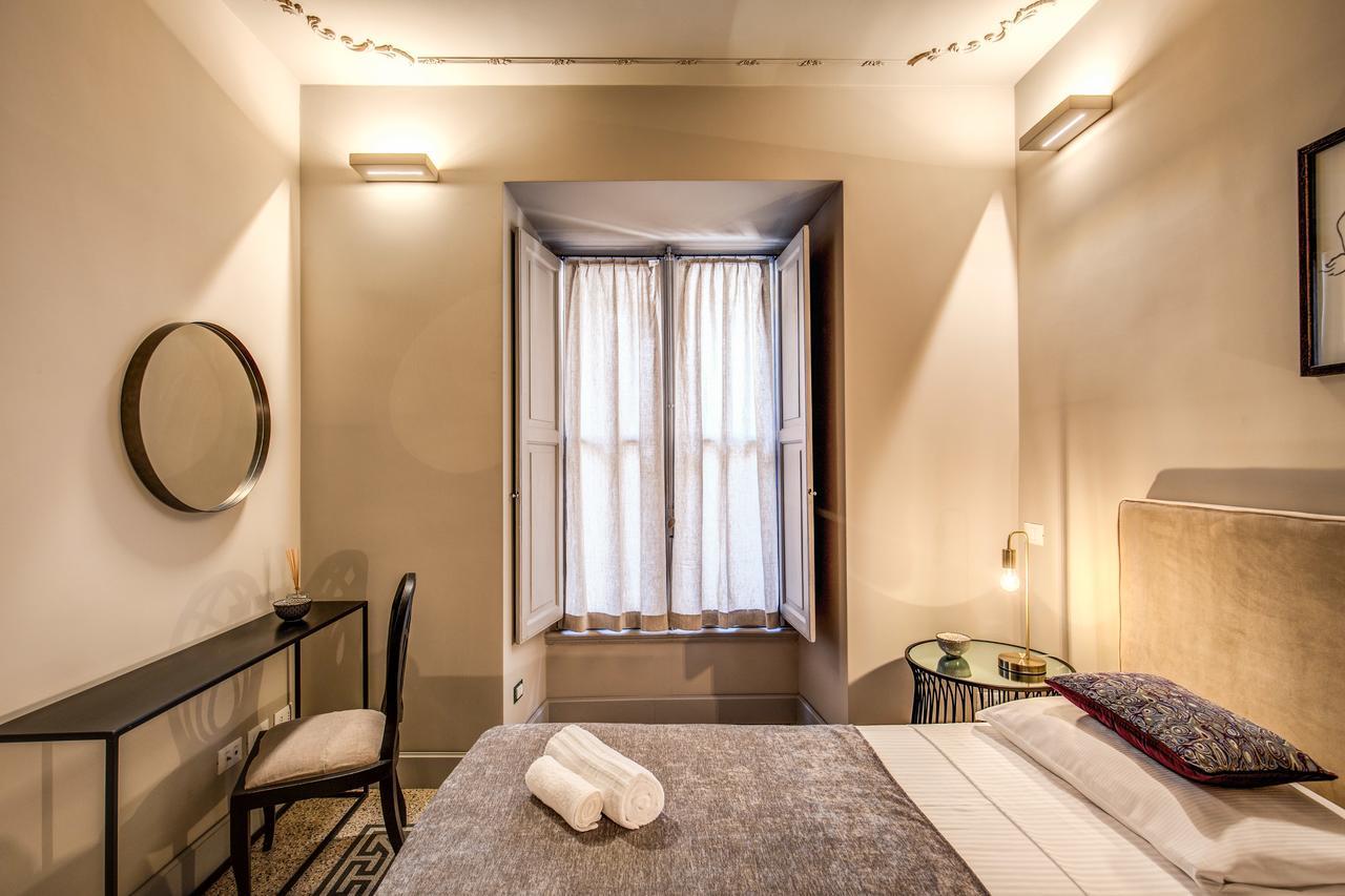 Decharme With Terrace In Monti