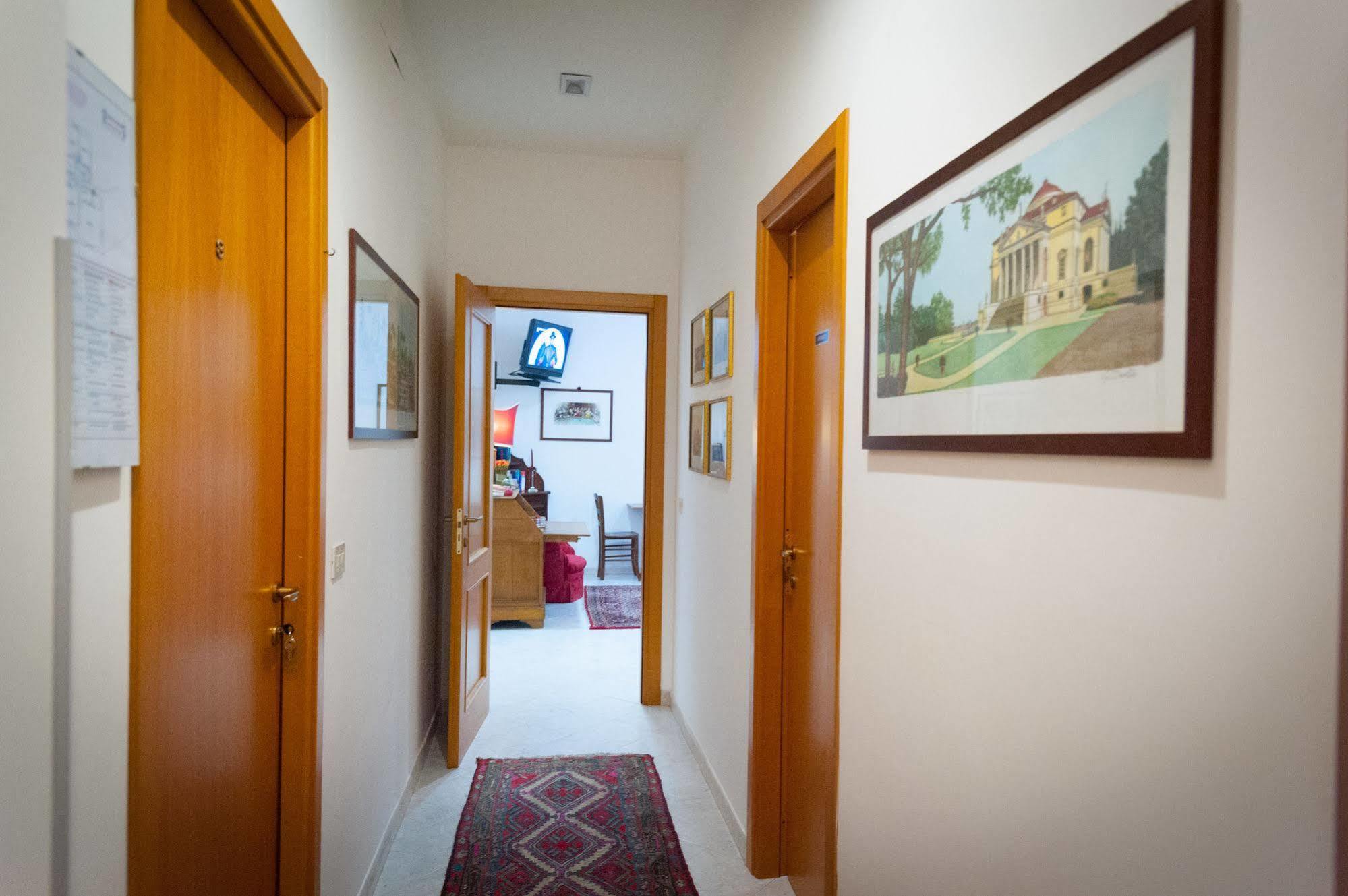 A Casa Di Serena A San Pietro 3* Rome