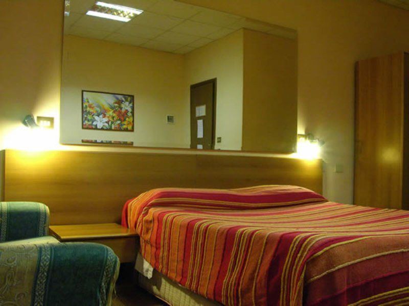 Urbis Hotel 2*