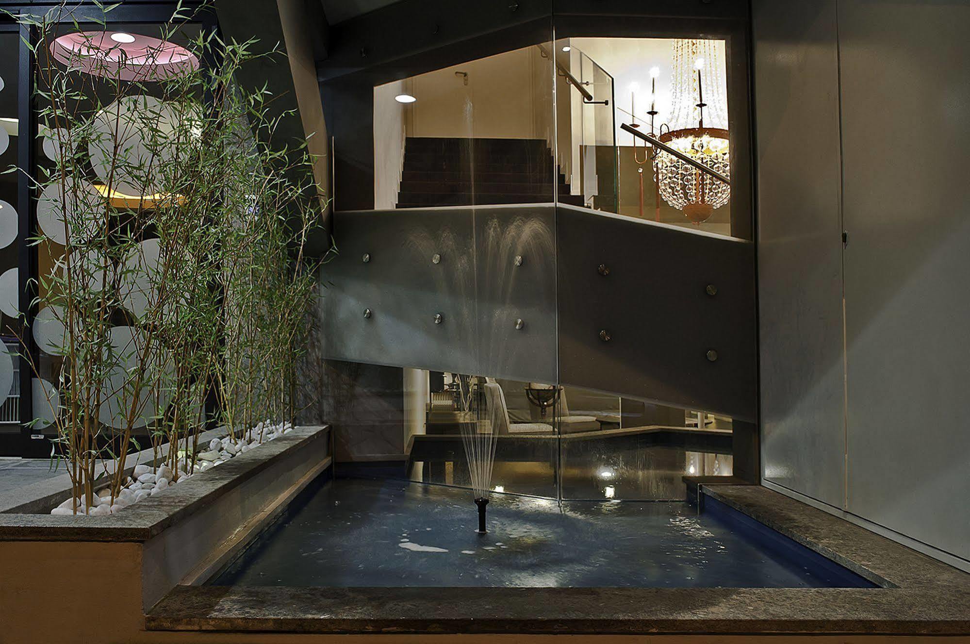 Caravel Hotel Rome