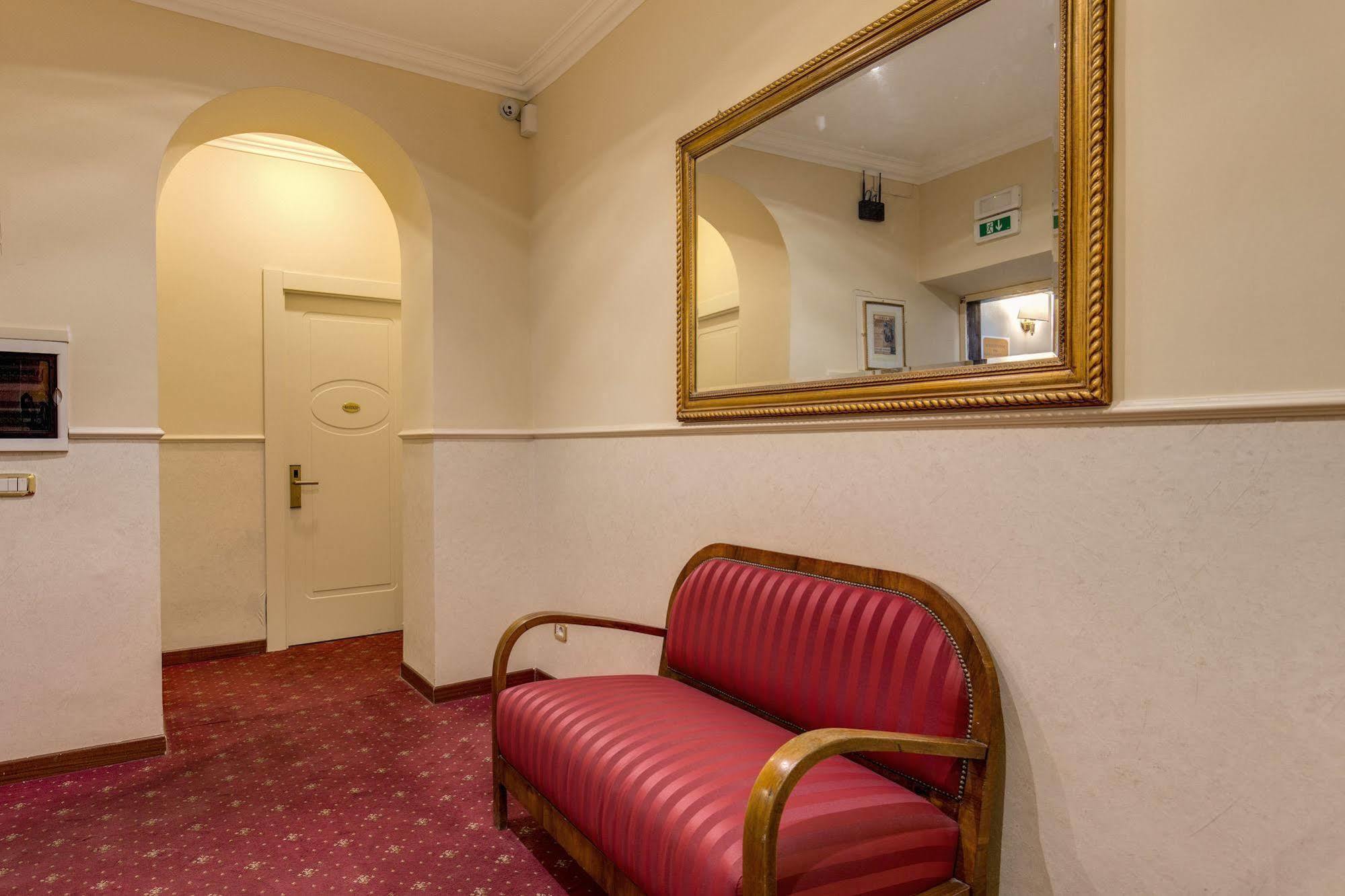 Anfiteatro Flavio 3* Rome