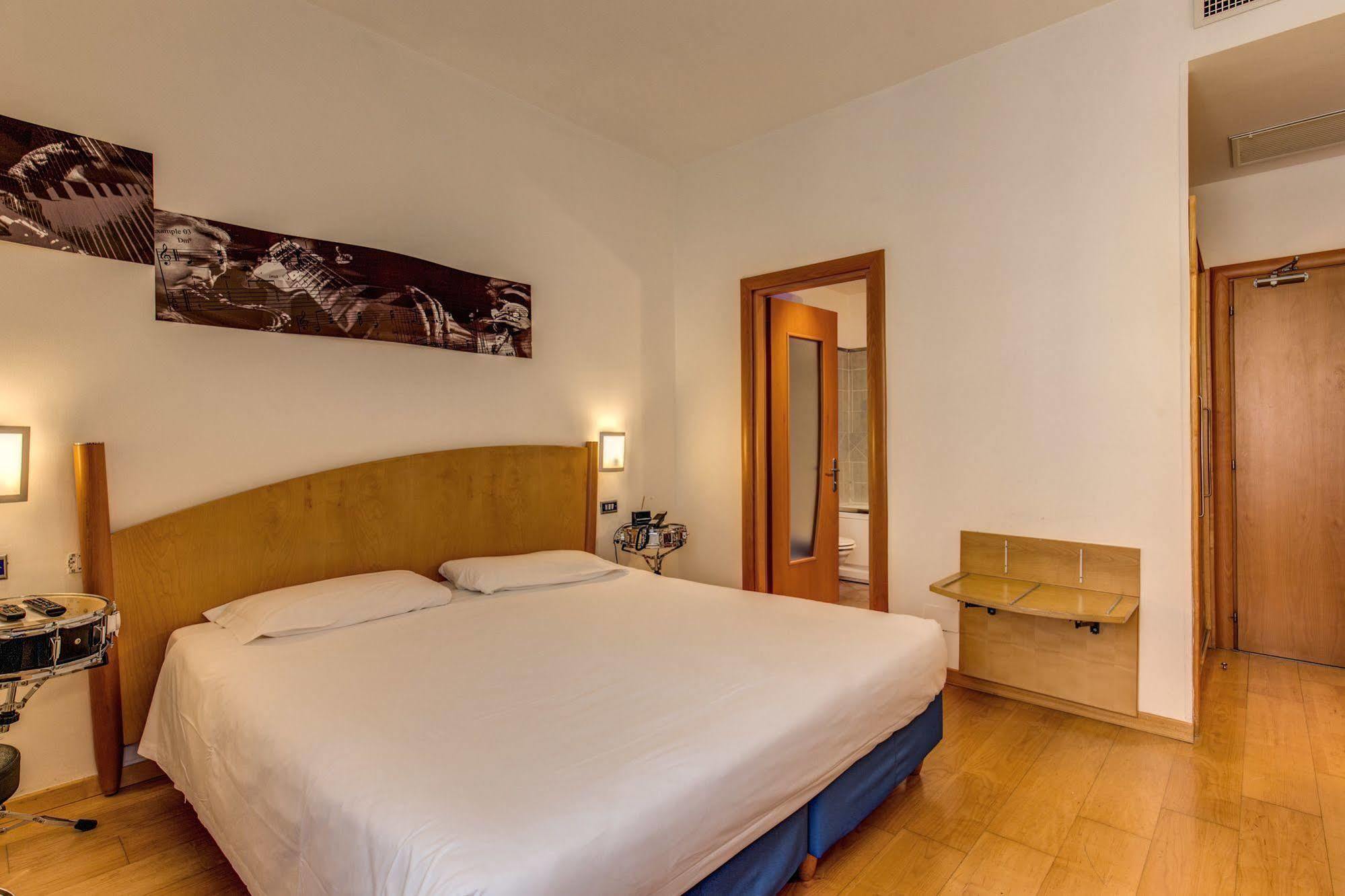 Hotel Franklin Feel The Sound 3*