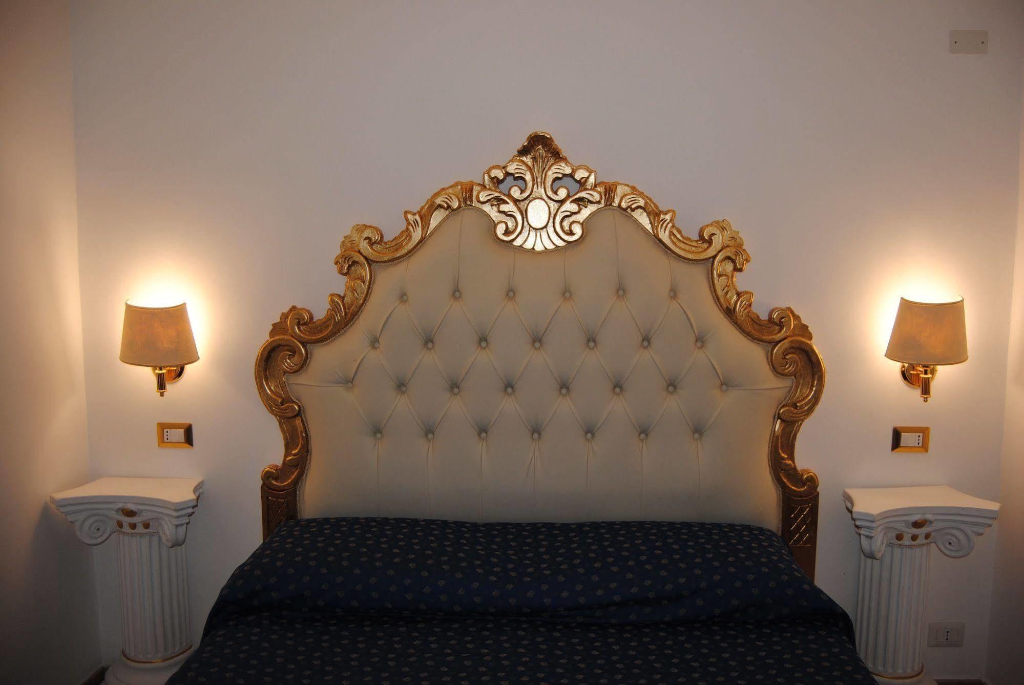 Virginia Hotel 2*