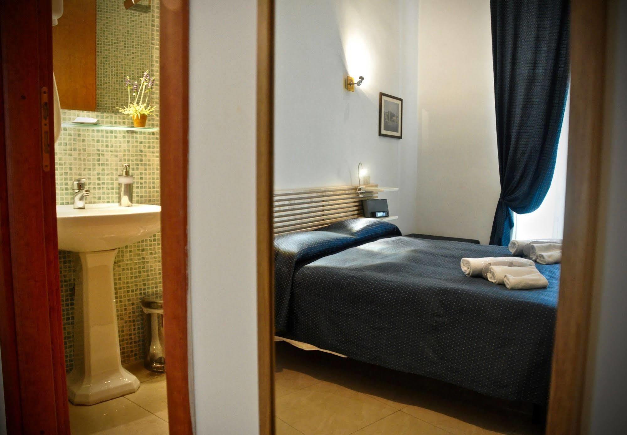 Guest house Babuino 127 2*