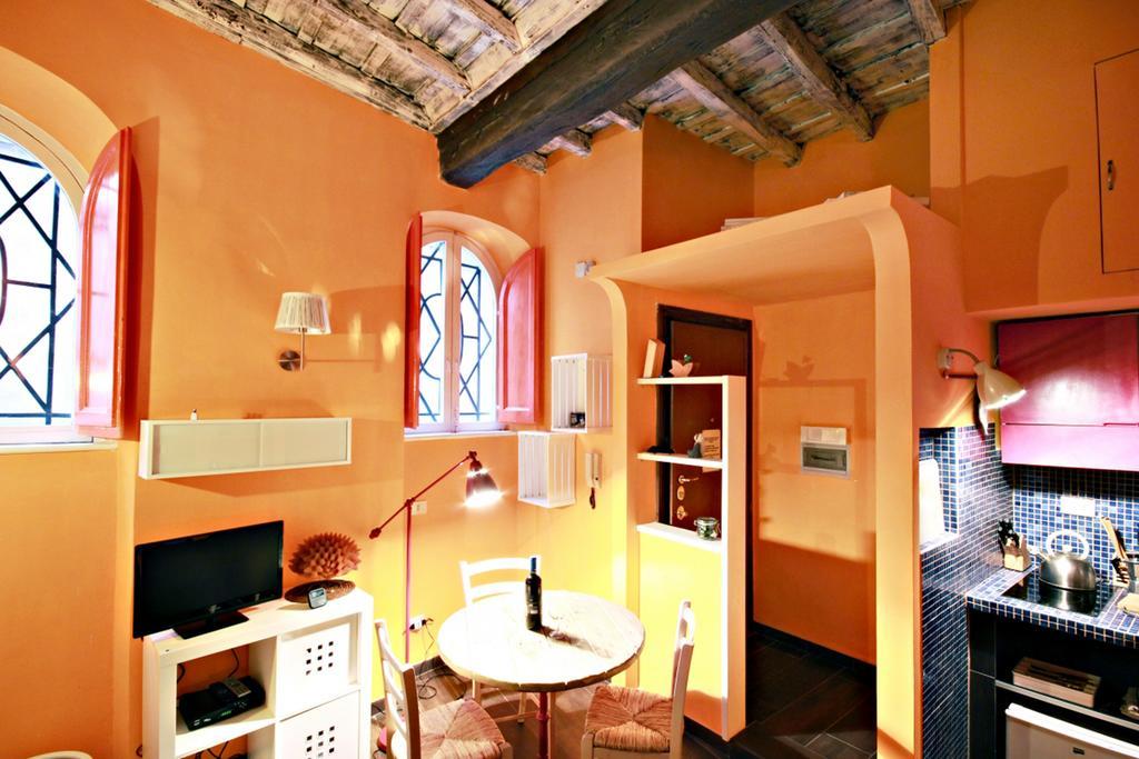 Old Trevi Apartment *