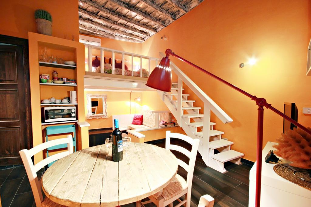 Old Trevi Apartment